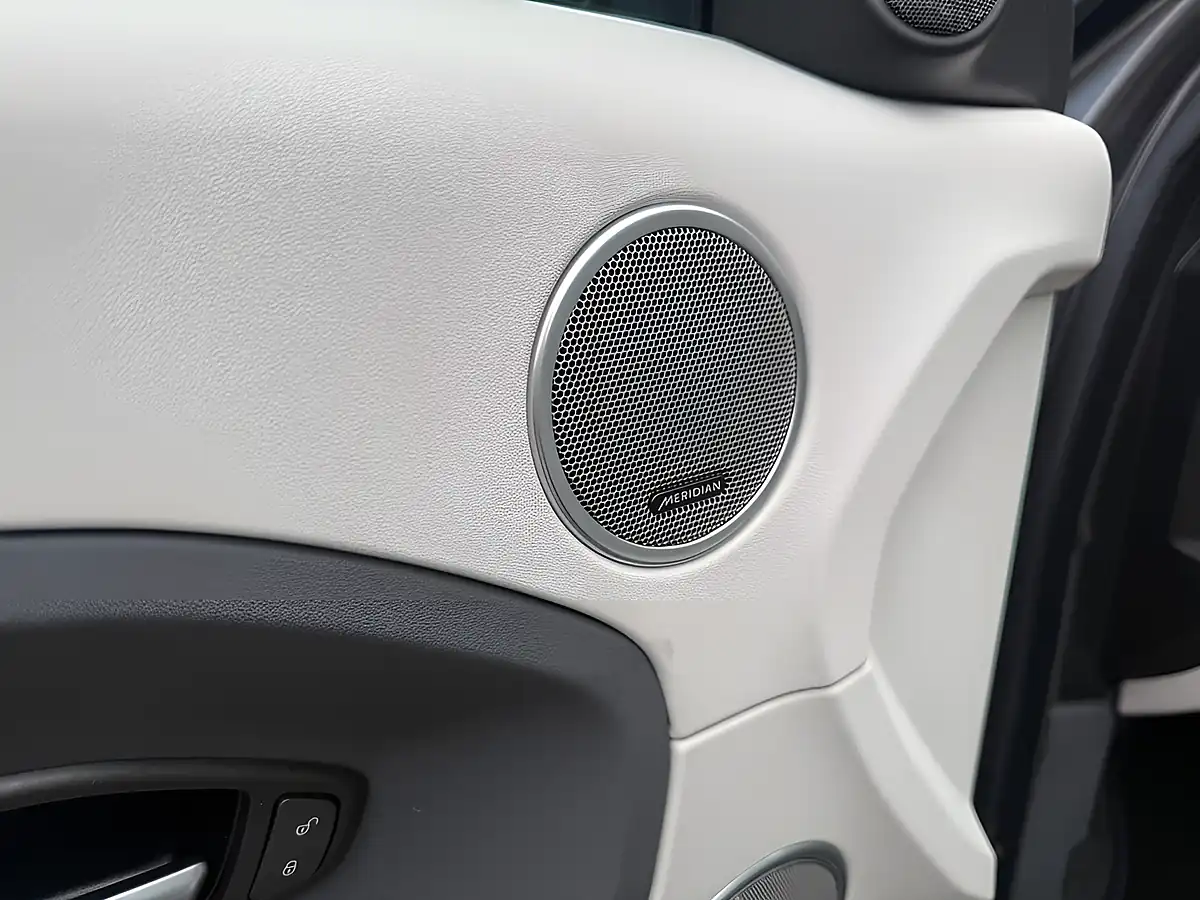 Used 2015 Land Rover Range Rover Evoque Pure Tech Grey - Interior and Exterior details 20