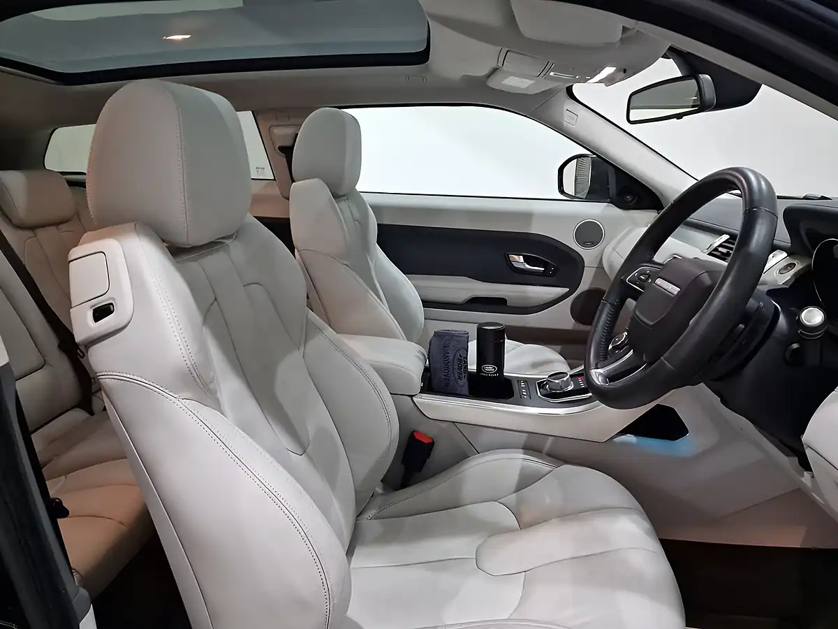 Used 2015 Land Rover Range Rover Evoque Pure Tech Loire Blue - Interior and Exterior details 10
