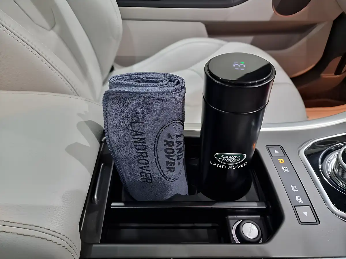 Used 2015 Land Rover Range Rover Evoque Pure Tech Loire Blue - Interior and Exterior details 11