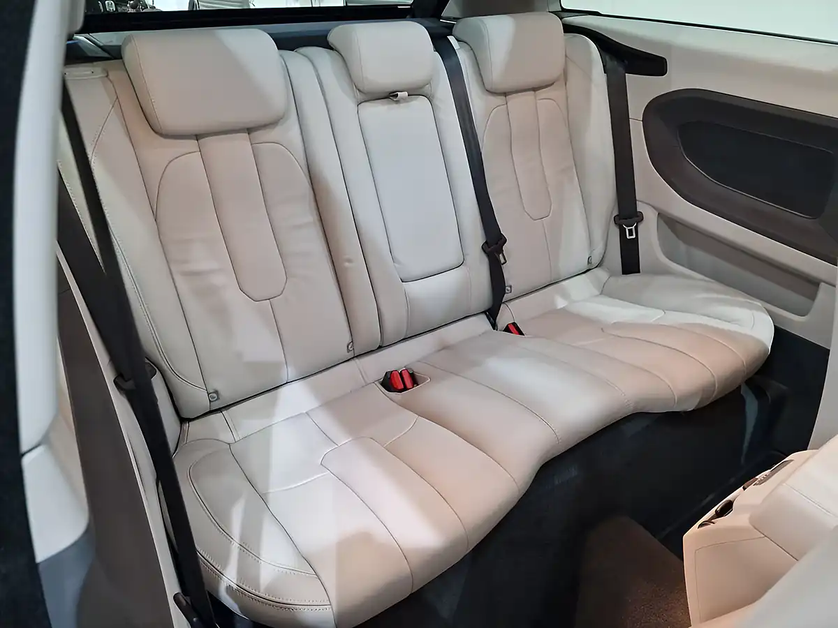Used 2015 Land Rover Range Rover Evoque Pure Tech Loire Blue - Interior and Exterior details 13