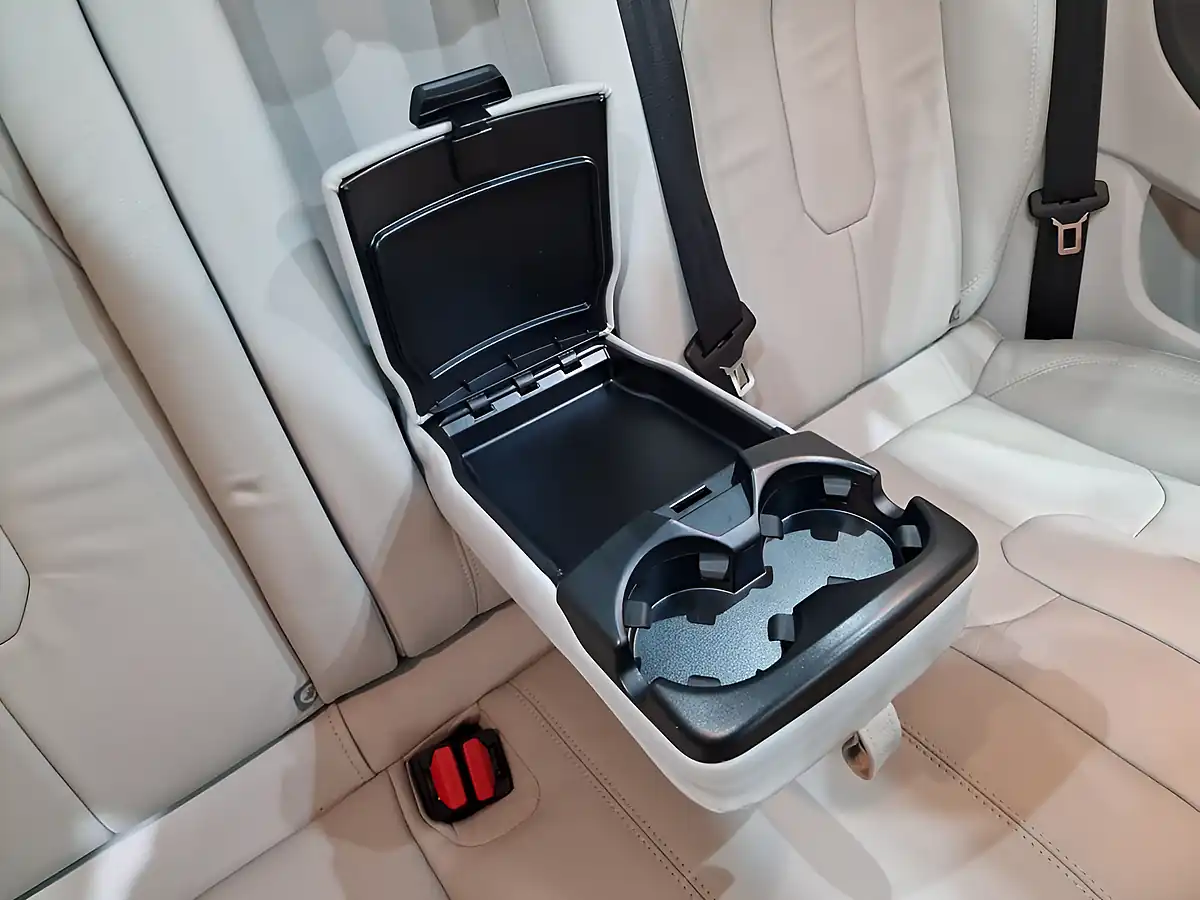 Used 2015 Land Rover Range Rover Evoque Pure Tech Loire Blue - Interior and Exterior details 14