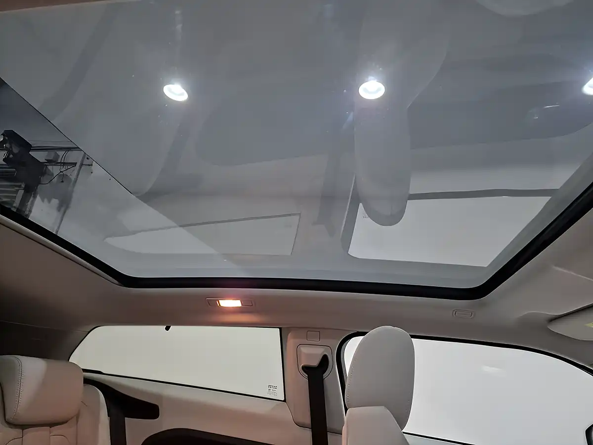 Used 2015 Land Rover Range Rover Evoque Pure Tech Loire Blue - Interior and Exterior details 15
