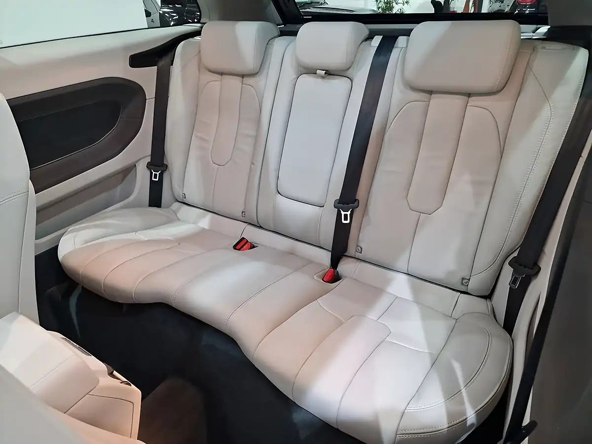 Used 2015 Land Rover Range Rover Evoque Pure Tech Loire Blue - Interior and Exterior details 19