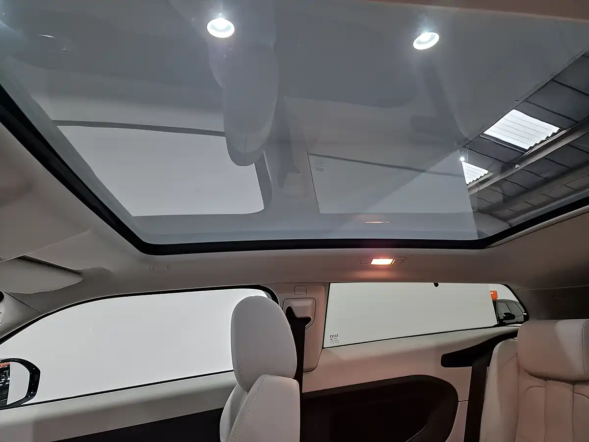 Used 2015 Land Rover Range Rover Evoque Pure Tech Loire Blue - Interior and Exterior details 20