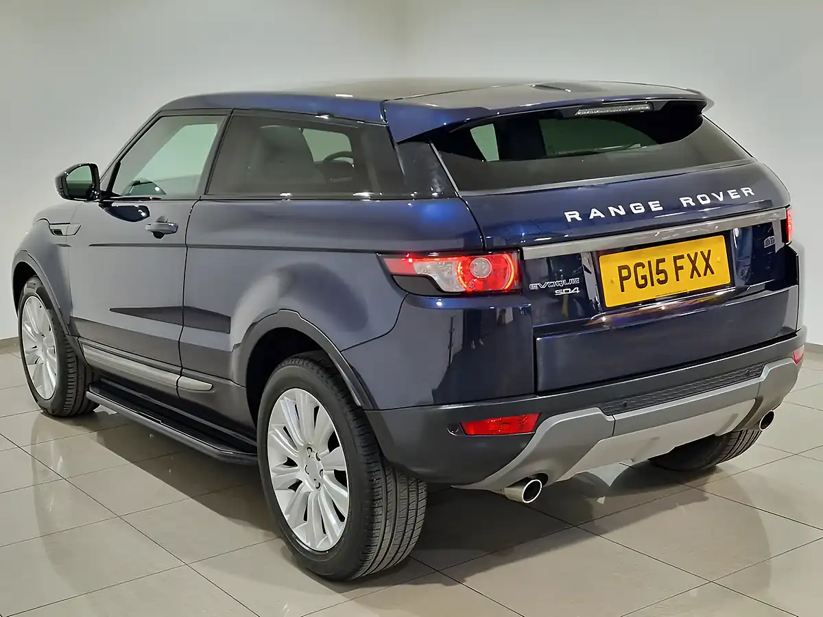 Used 2015 Land Rover Range Rover Evoque Pure Tech Loire Blue - Interior and Exterior details 4
