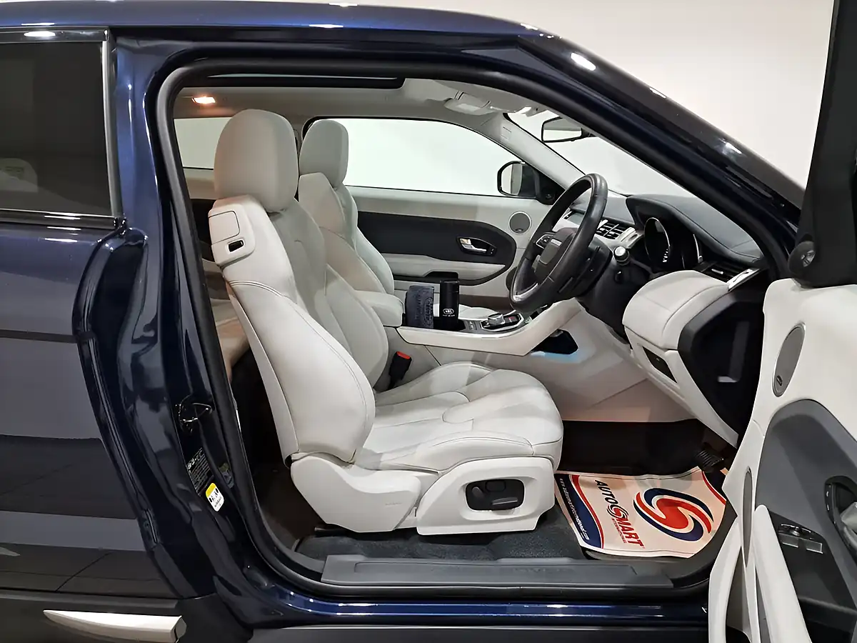 Used 2015 Land Rover Range Rover Evoque Pure Tech Loire Blue - Interior and Exterior details 9