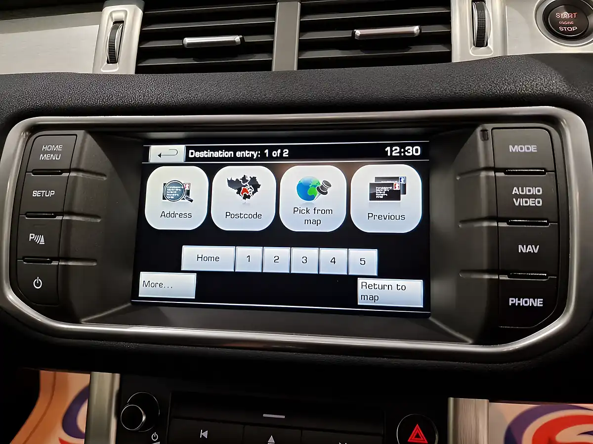 Used 2015 Land Rover Range Rover Evoque Pure Tech Red - Interior and Exterior details 12