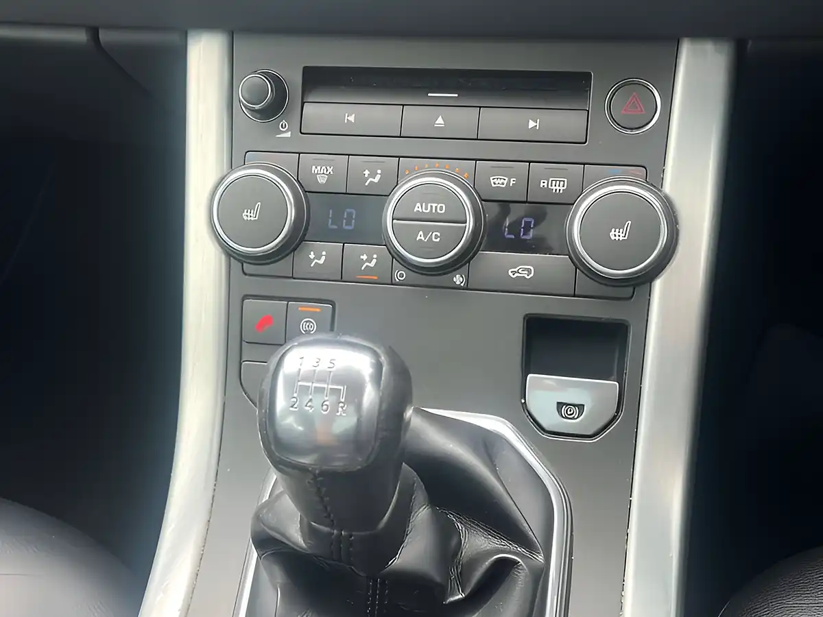 Used 2015 Land Rover Range Rover Evoque Pure Tech Santorini Black - Interior and Exterior details 11