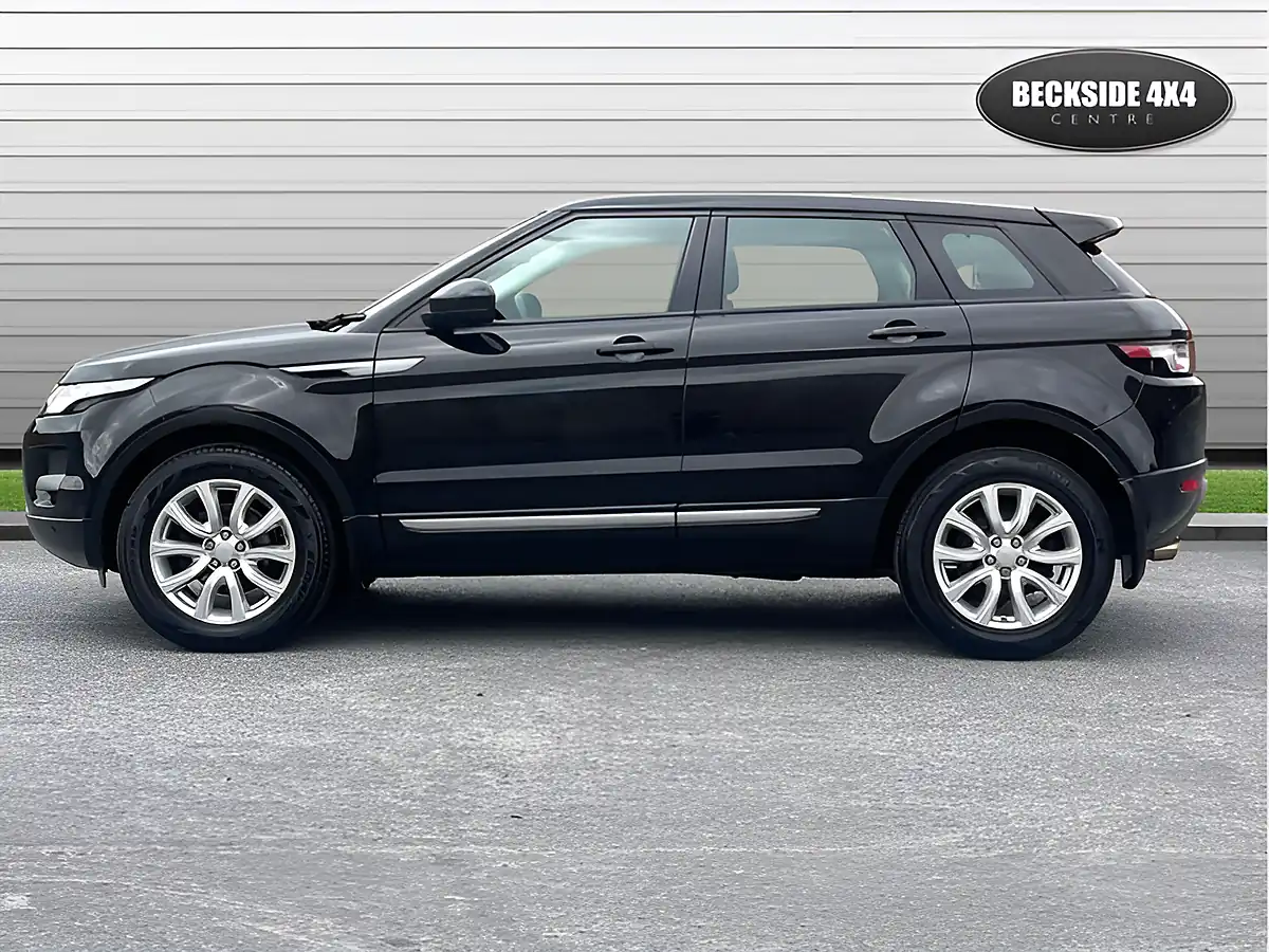 Used 2015 Land Rover Range Rover Evoque Pure Tech Santorini Black - Interior and Exterior details 6