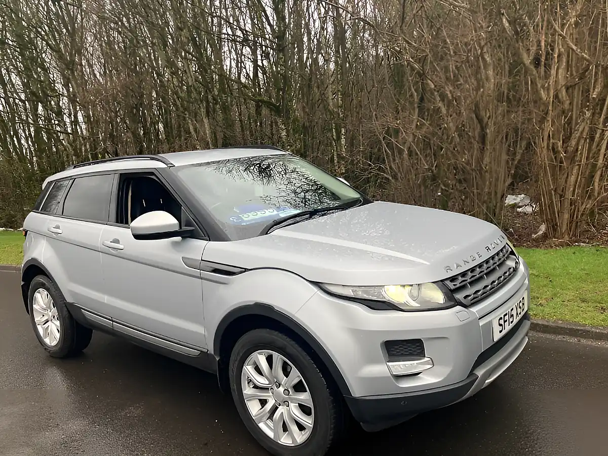 Used 2015 Land Rover Range Rover Evoque Pure Tech Silver - Interior and Exterior details 5