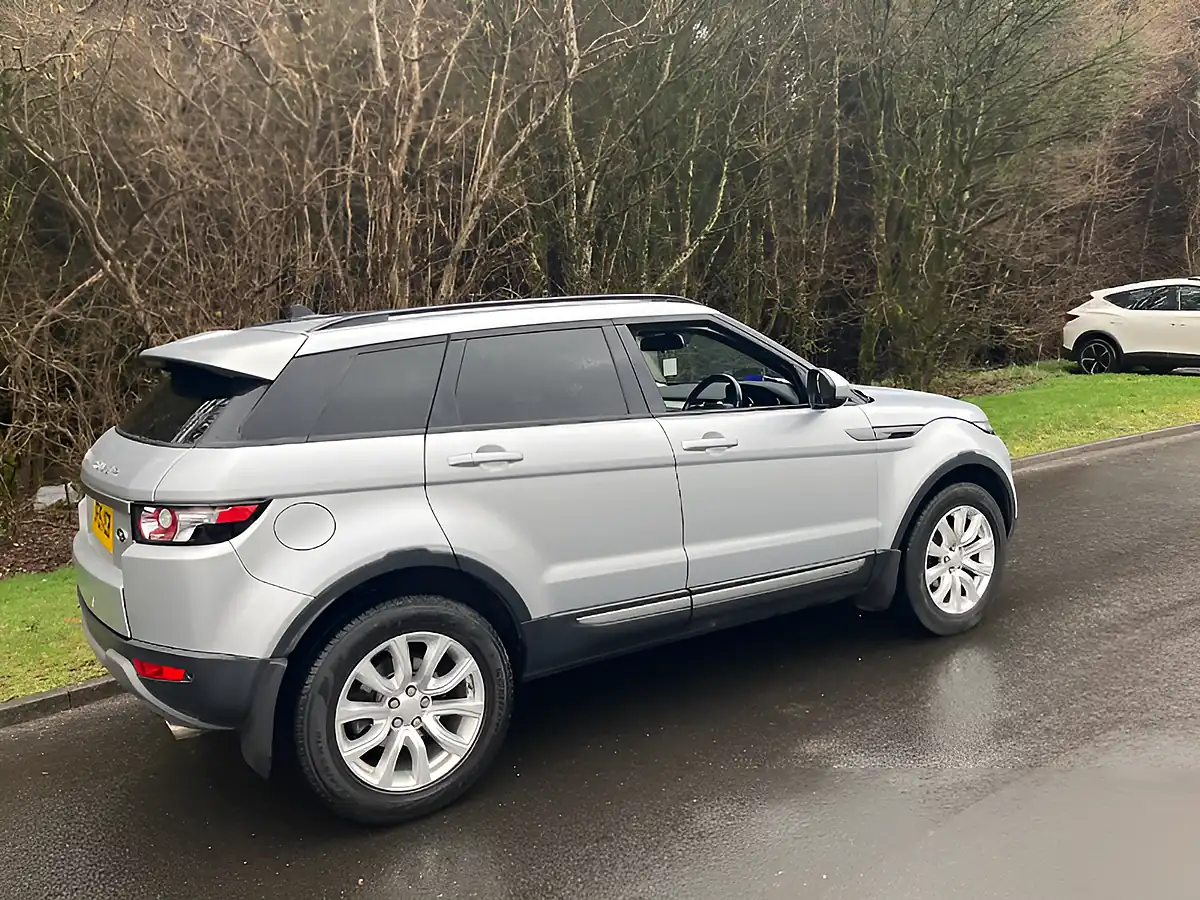 Used 2015 Land Rover Range Rover Evoque Pure Tech Silver - Interior and Exterior details 7