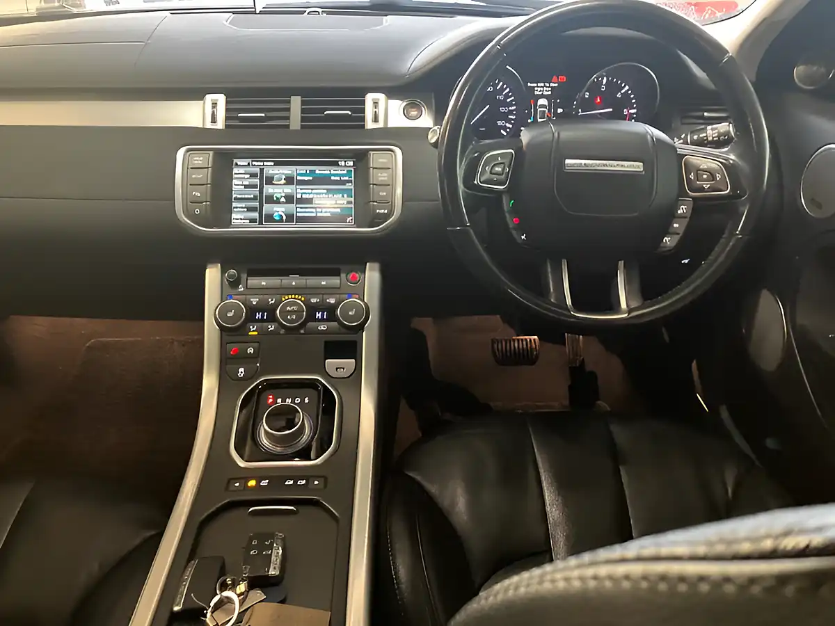 Used 2015 Land Rover Range Rover Evoque Pure Tech Silver - Interior and Exterior details 9