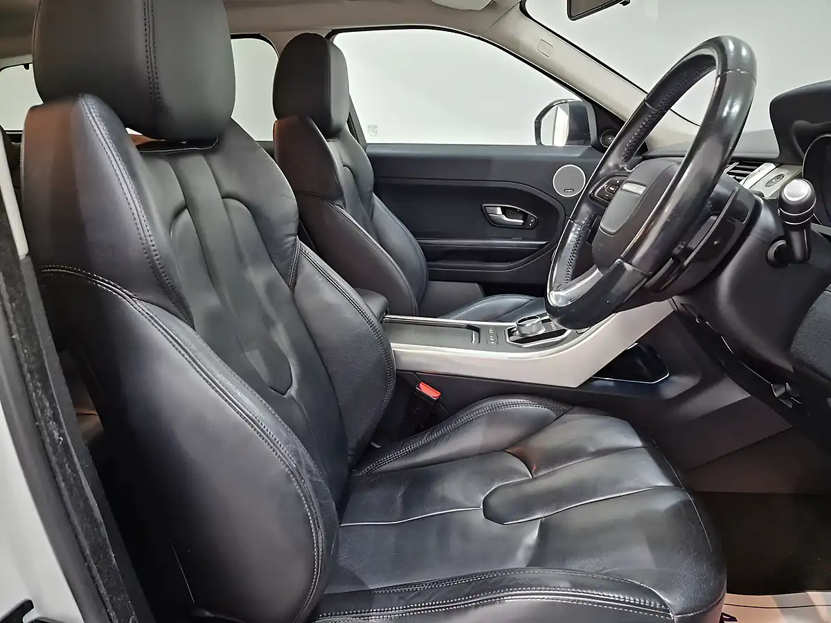 Used 2015 Land Rover Range Rover Evoque Pure Tech White - Interior and Exterior details 10
