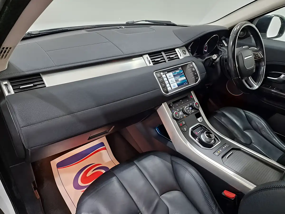Used 2015 Land Rover Range Rover Evoque Pure Tech White - Interior and Exterior details 20