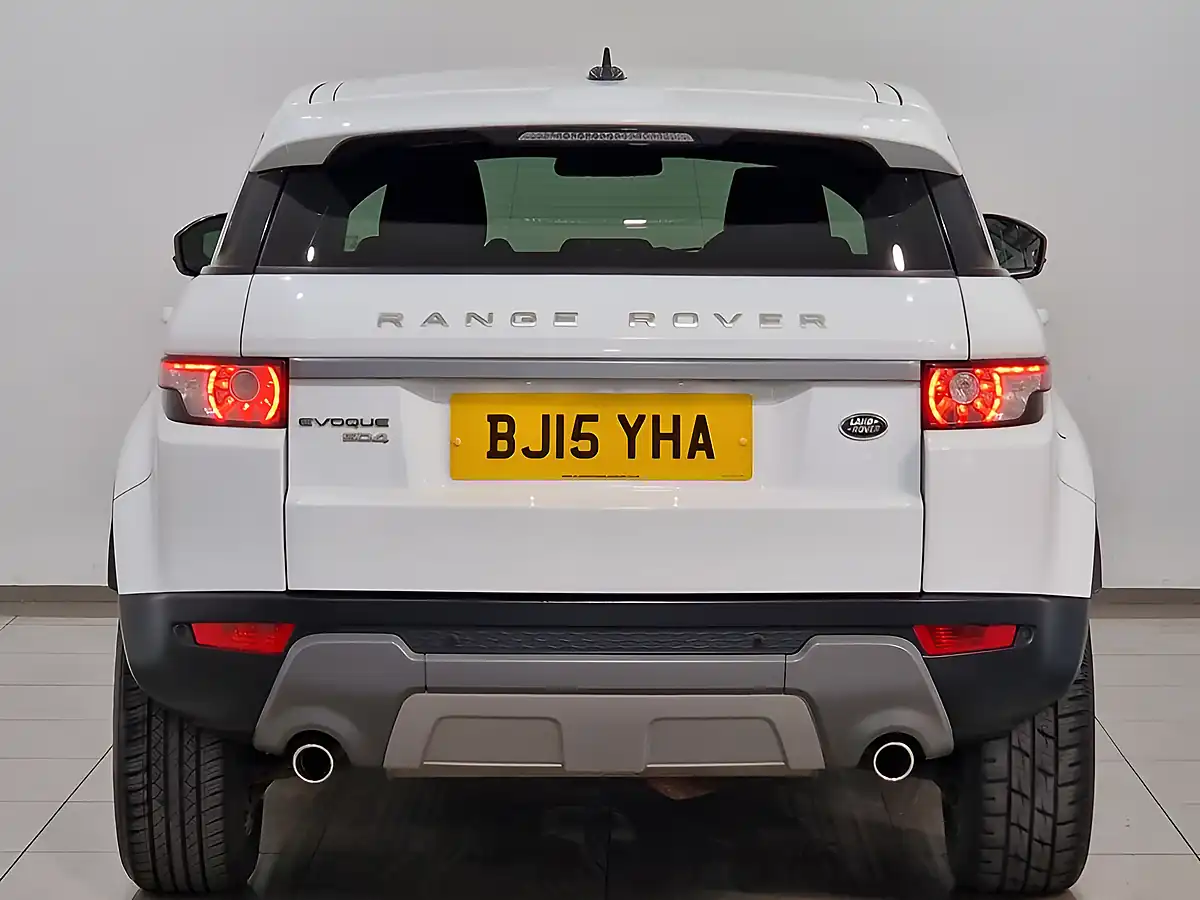 Used 2015 Land Rover Range Rover Evoque Pure Tech White - Interior and Exterior details 5