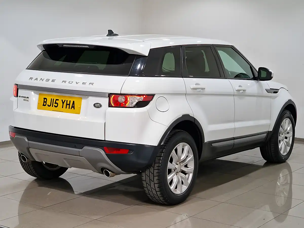 Used 2015 Land Rover Range Rover Evoque Pure Tech White - Interior and Exterior details 6