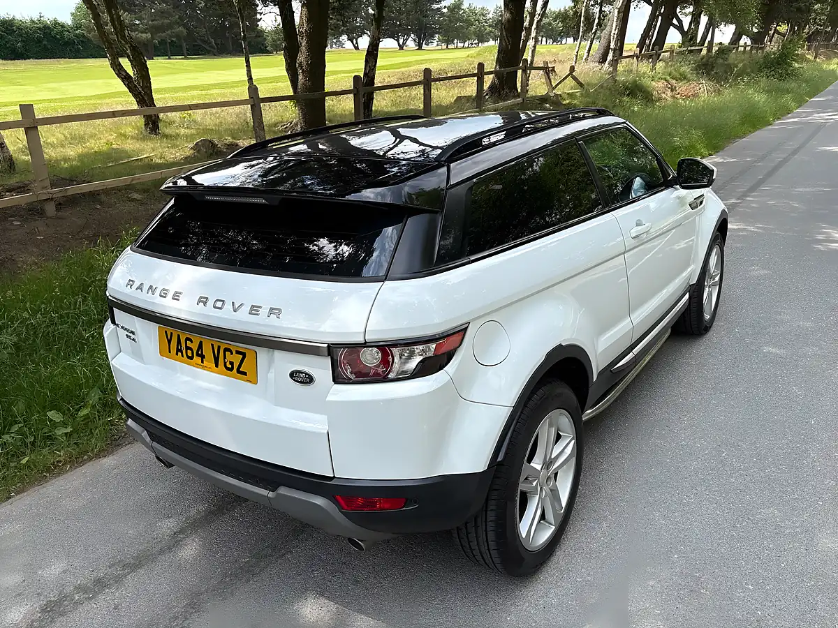 Used 2015 Land Rover Range Rover Evoque Pure Tech White - Interior and Exterior details 10