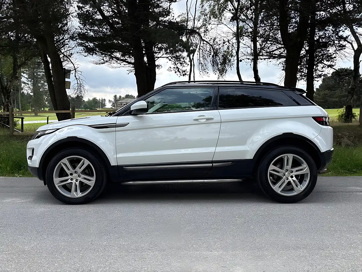 Used 2015 Land Rover Range Rover Evoque Pure Tech White - Interior and Exterior details 15