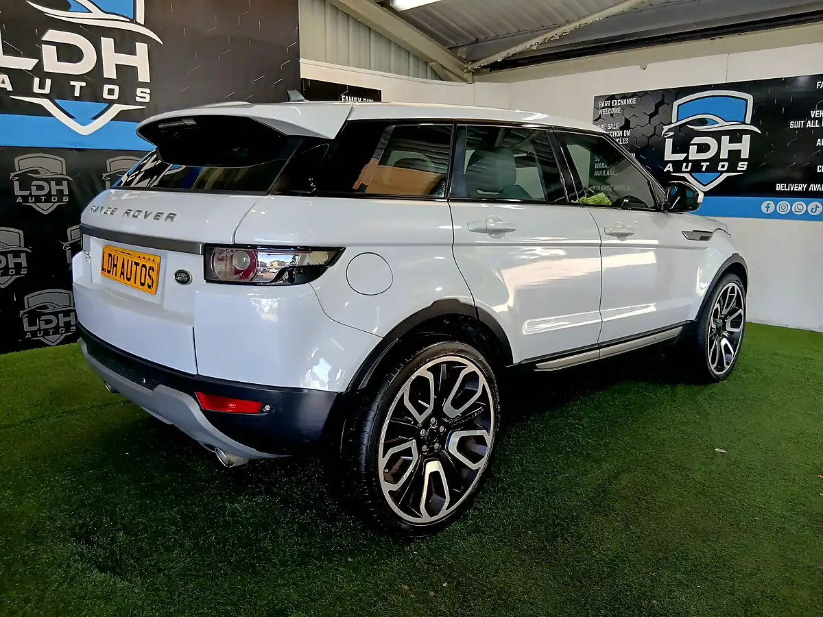 Used 2015 Land Rover Range Rover Evoque Pure Tech White - Interior and Exterior details 3