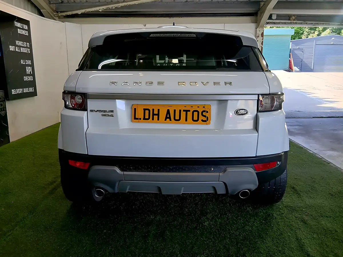 Used 2015 Land Rover Range Rover Evoque Pure Tech White - Interior and Exterior details 4