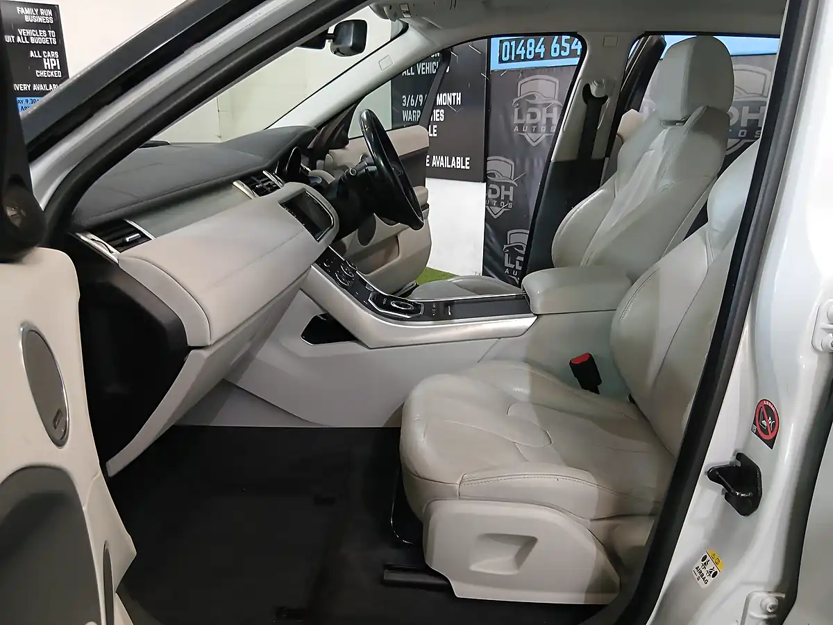 Used 2015 Land Rover Range Rover Evoque Pure Tech White - Interior and Exterior details 9