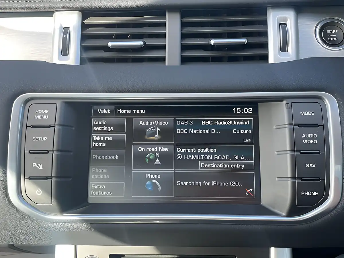 Used 2015 Land Rover Range Rover Evoque Pure Tech White - Interior and Exterior details 15