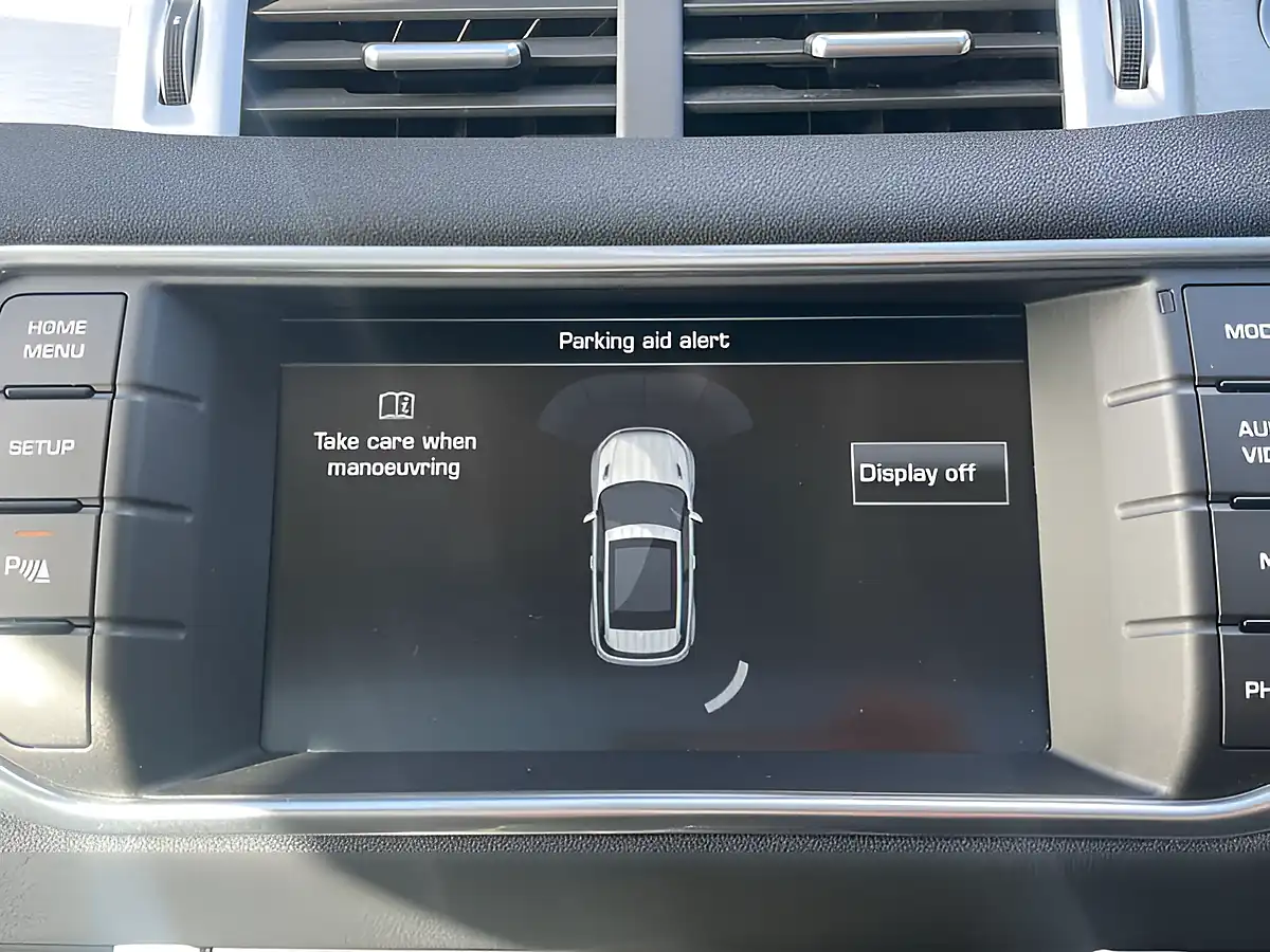 Used 2015 Land Rover Range Rover Evoque Pure Tech White - Interior and Exterior details 16