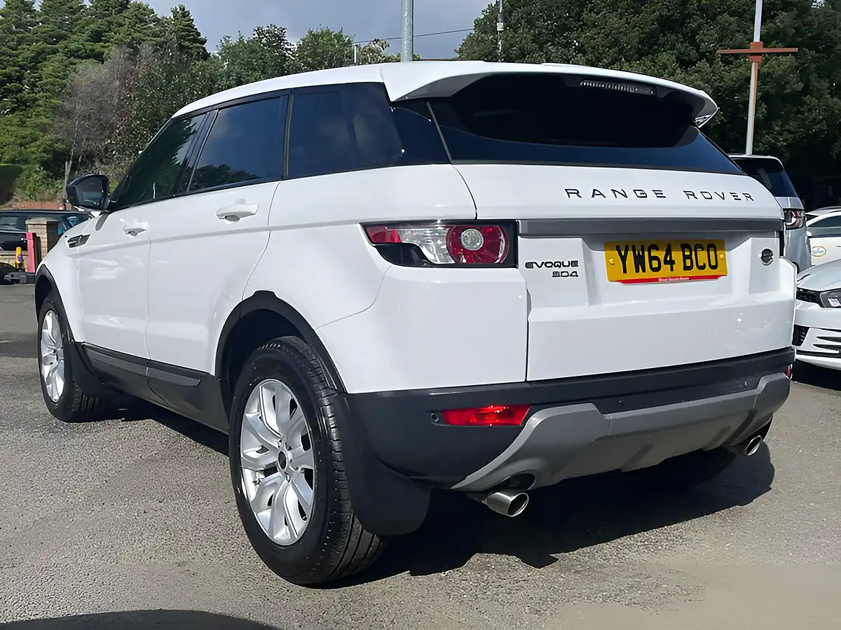 Used 2015 Land Rover Range Rover Evoque Pure Tech White - Interior and Exterior details 8
