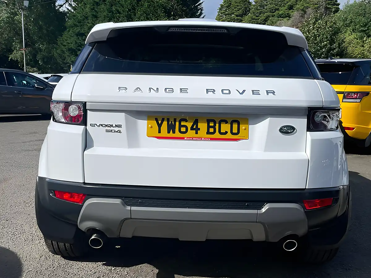 Used 2015 Land Rover Range Rover Evoque Pure Tech White - Interior and Exterior details 9