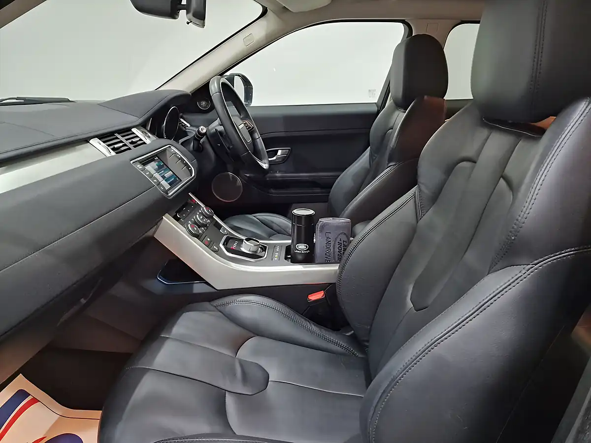 Used 2015 Land Rover Range Rover Evoque Pure Tech White - Interior and Exterior details 10