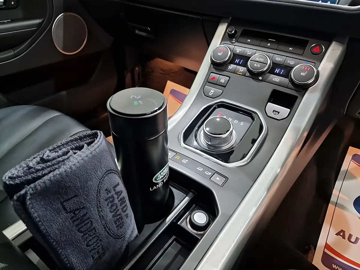 Used 2015 Land Rover Range Rover Evoque Pure Tech White - Interior and Exterior details 17