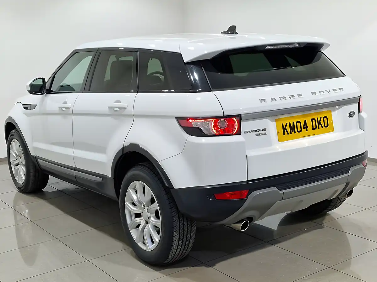 Used 2015 Land Rover Range Rover Evoque Pure Tech White - Interior and Exterior details 4