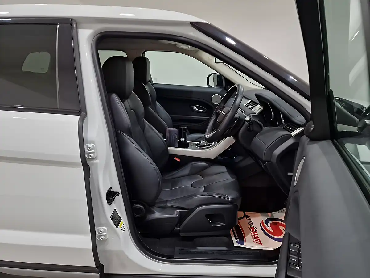 Used 2015 Land Rover Range Rover Evoque Pure Tech White - Interior and Exterior details 9