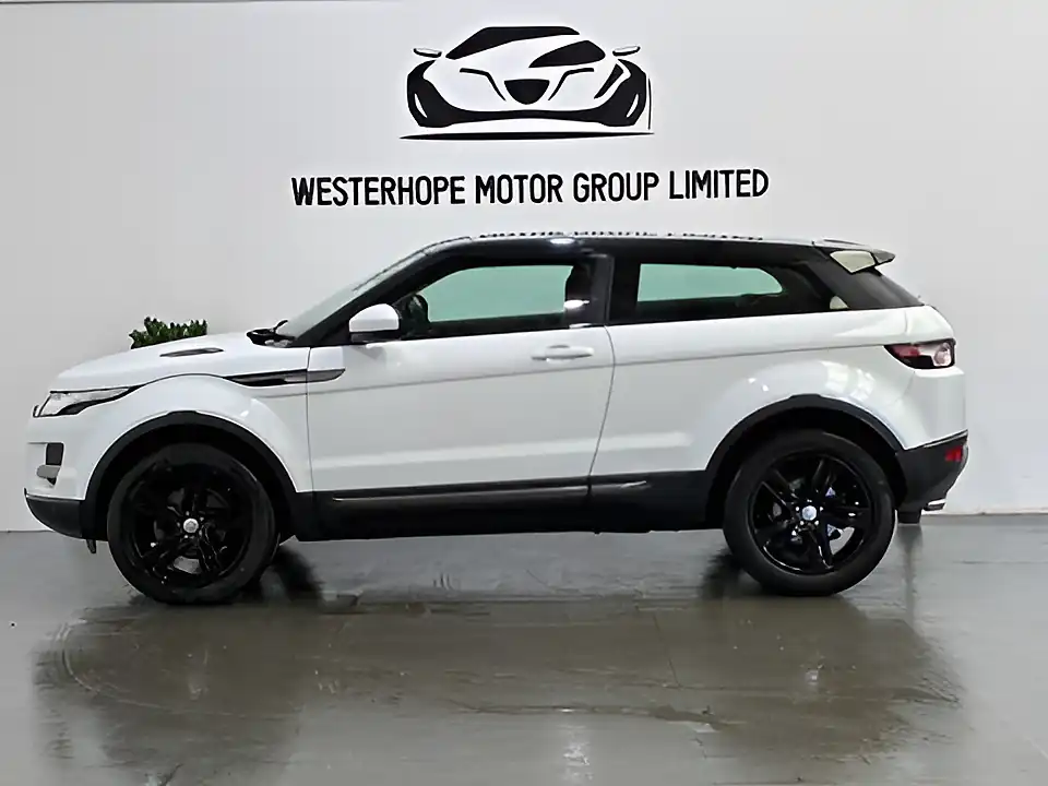Used 2015 Land Rover Range Rover Evoque Pure Tech White - Interior and Exterior details 16