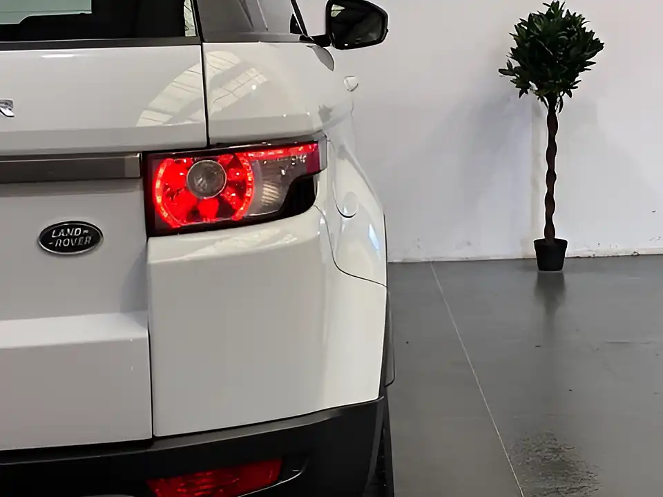 Used 2015 Land Rover Range Rover Evoque Pure Tech White - Interior and Exterior details 17