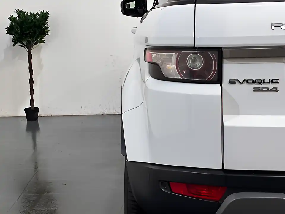 Used 2015 Land Rover Range Rover Evoque Pure Tech White - Interior and Exterior details 19