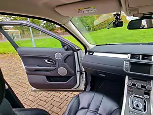 Used 2015 Land Rover Range Rover Evoque Pure White - Interior and Exterior details 13