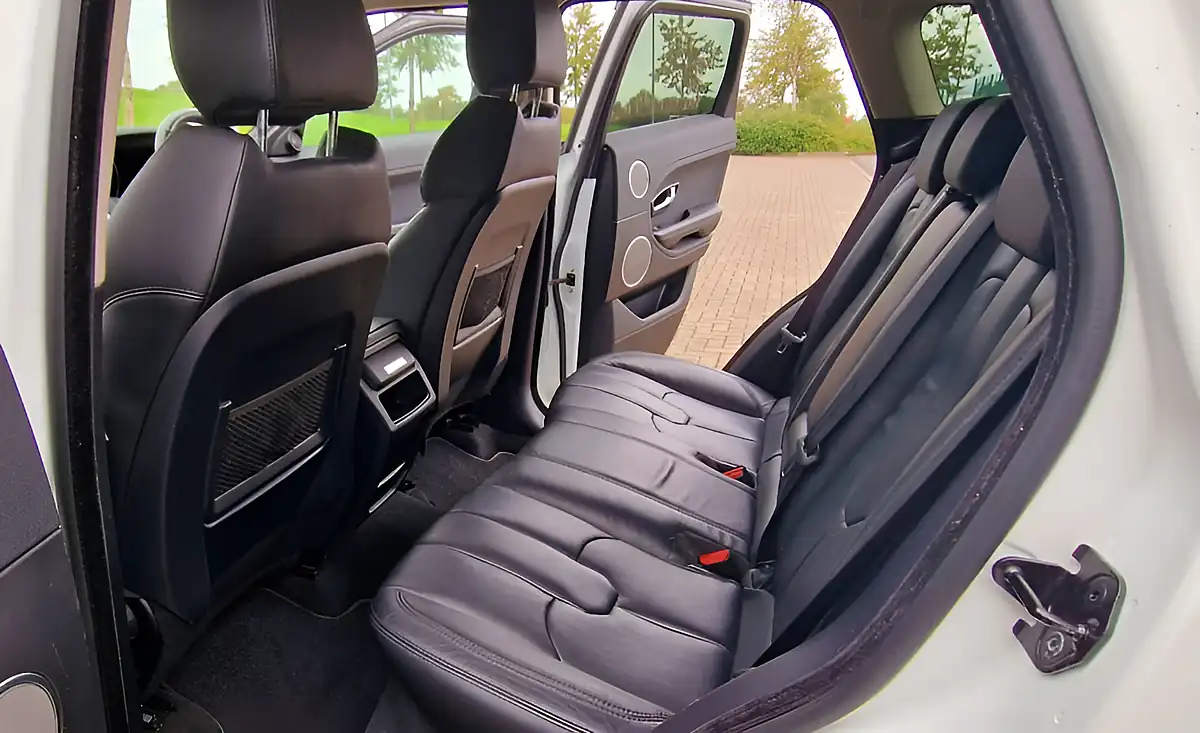Used 2015 Land Rover Range Rover Evoque Pure White - Interior and Exterior details 14