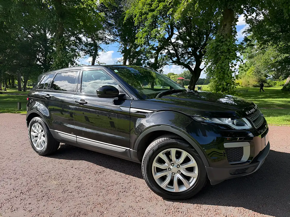 Used 2015 Land Rover Range Rover Evoque Se Black - Front View