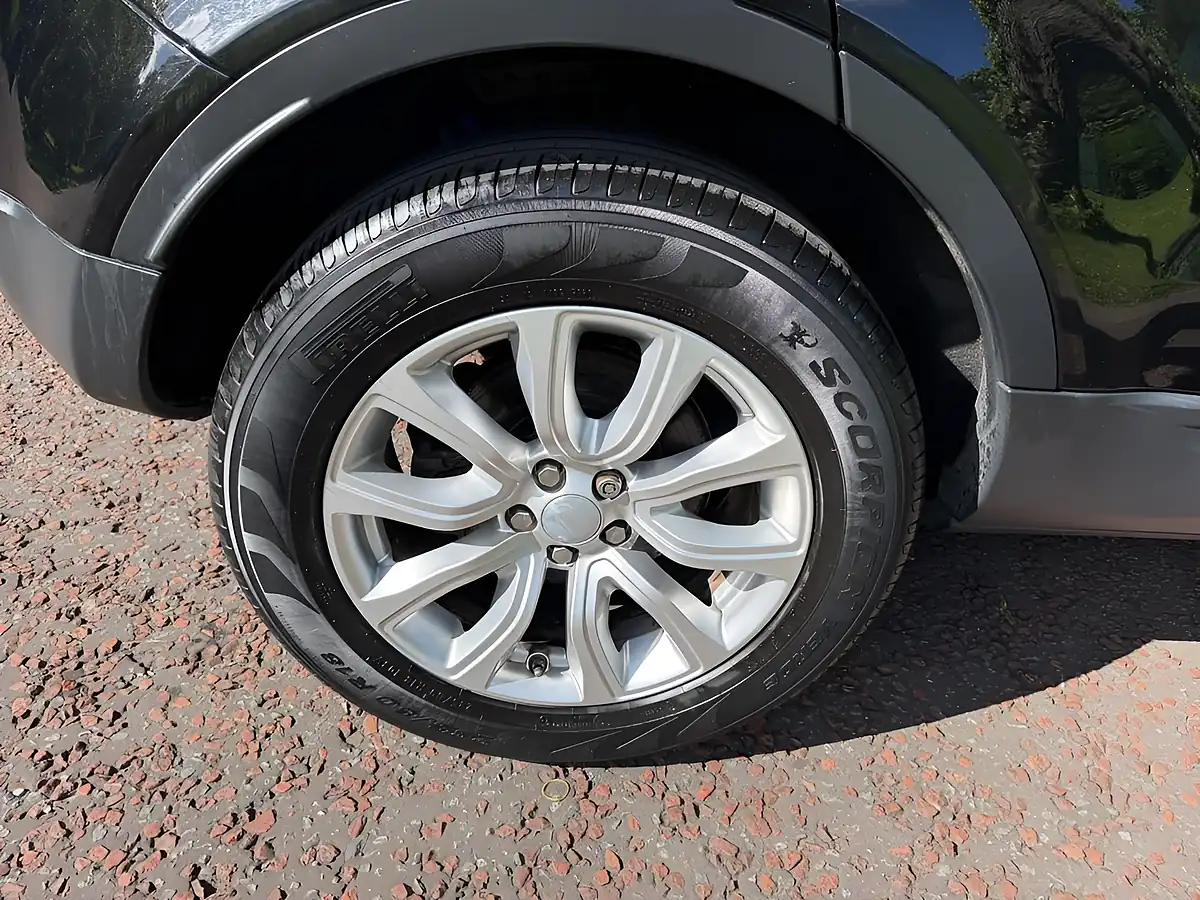 Used 2015 Land Rover Range Rover Evoque Se Black - Interior and Exterior details 12