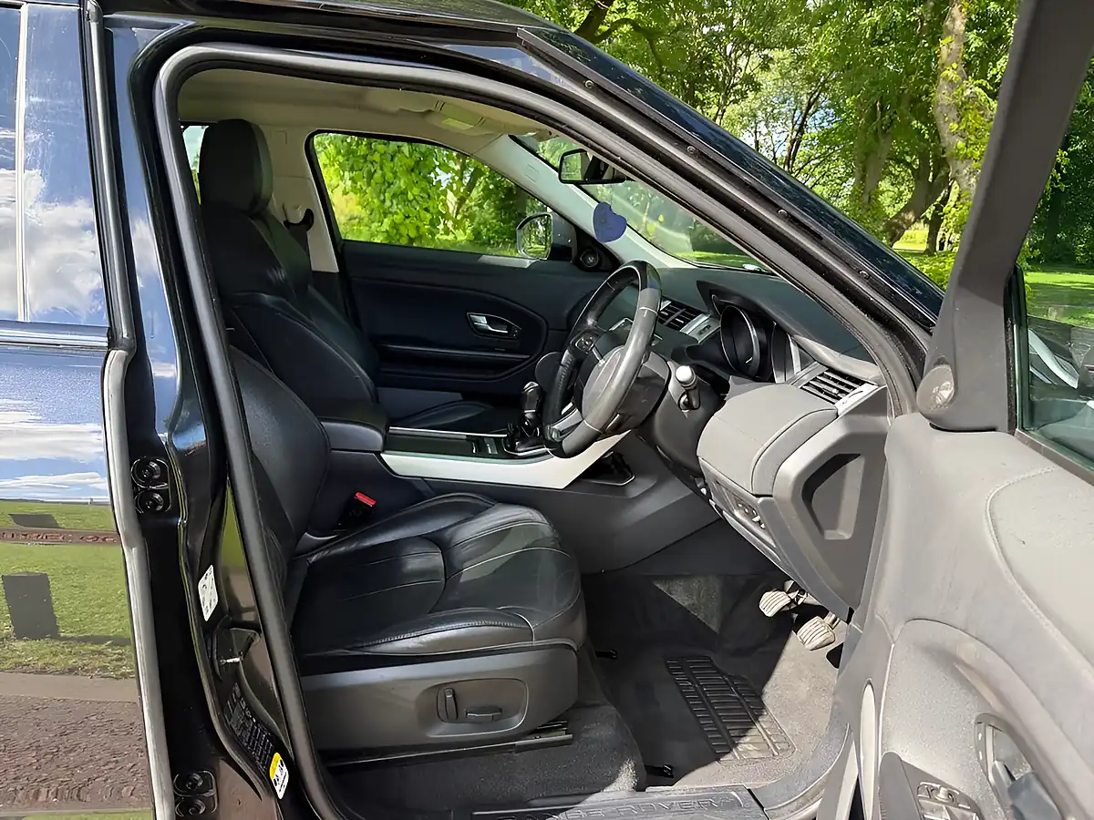 Used 2015 Land Rover Range Rover Evoque Se Black - Interior and Exterior details 14
