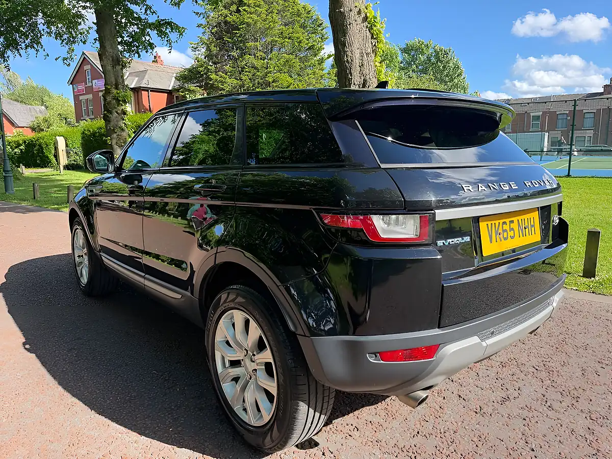Used 2015 Land Rover Range Rover Evoque Se Black - Interior and Exterior details 5