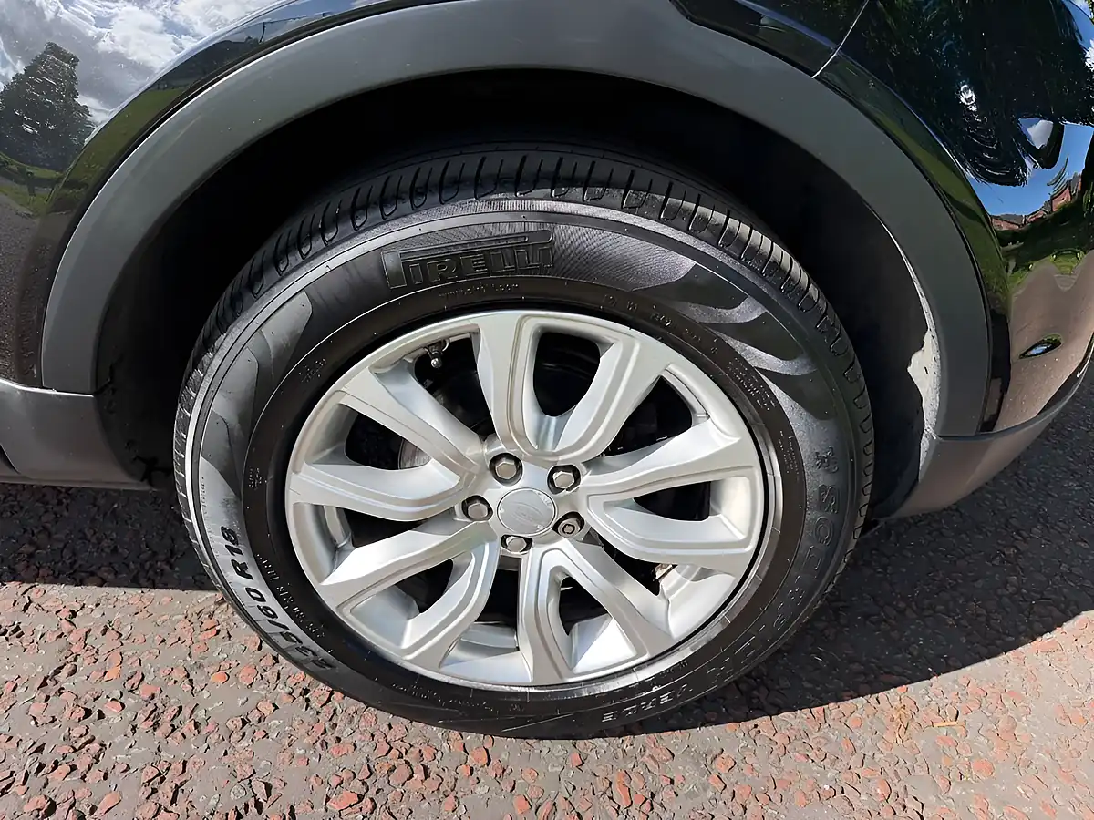 Used 2015 Land Rover Range Rover Evoque Se Black - Interior and Exterior details 9