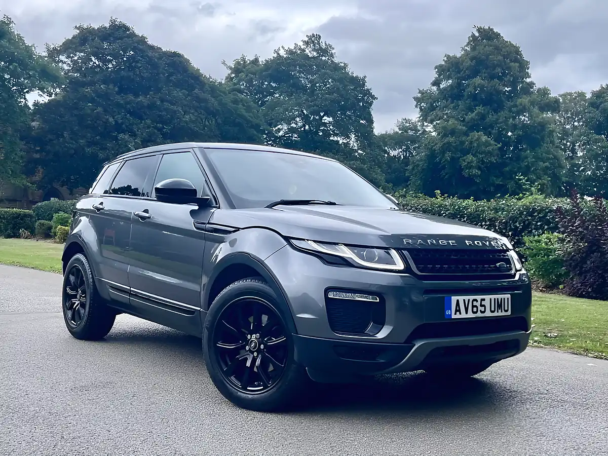 Used 2015 Land Rover Range Rover Evoque Se Tech Corris Grey - Front View