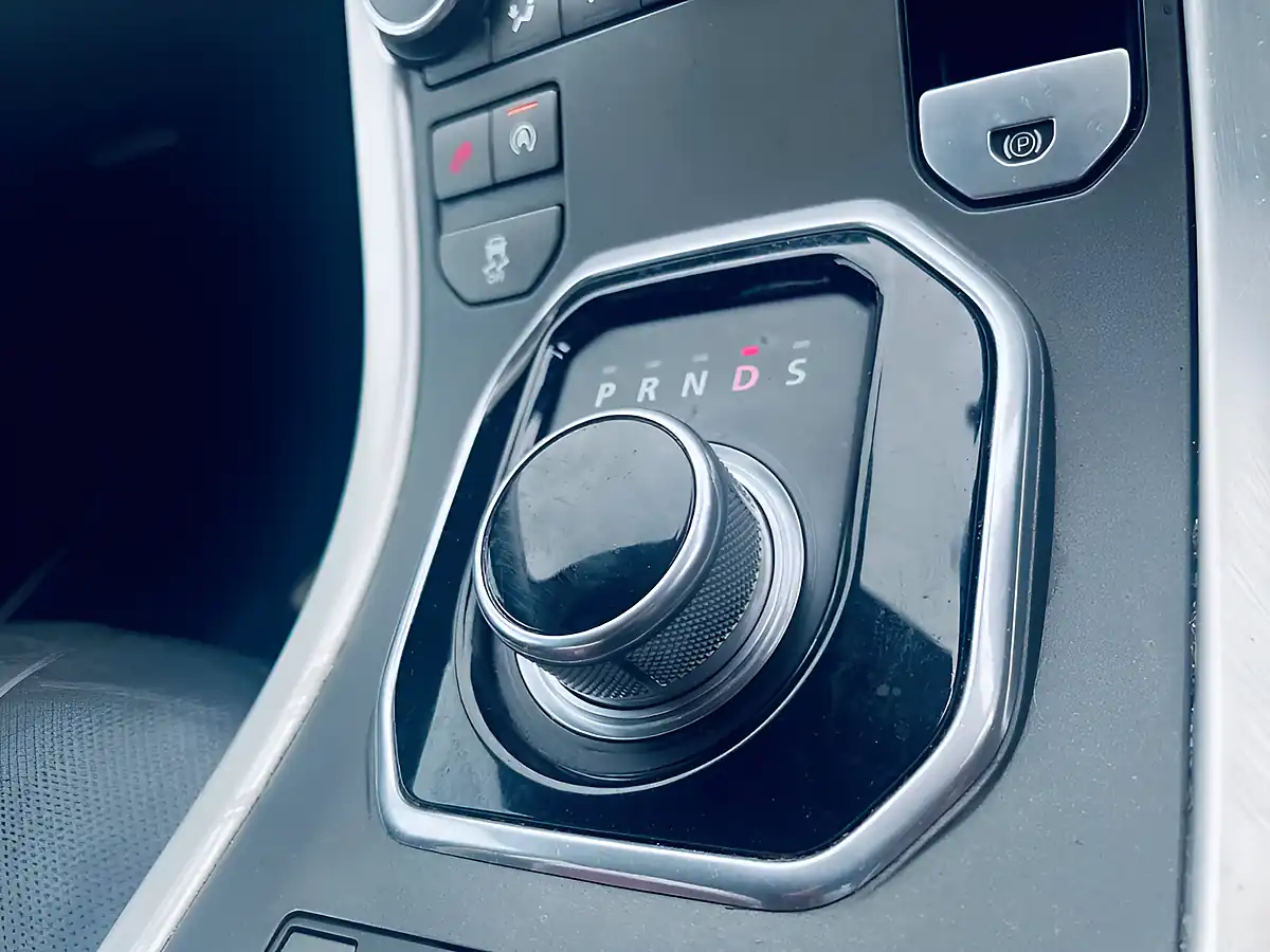 Used 2015 Land Rover Range Rover Evoque Se Tech Corris Grey - Interior and Exterior details 13