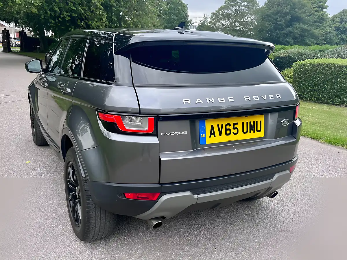 Used 2015 Land Rover Range Rover Evoque Se Tech Corris Grey - Interior and Exterior details 18
