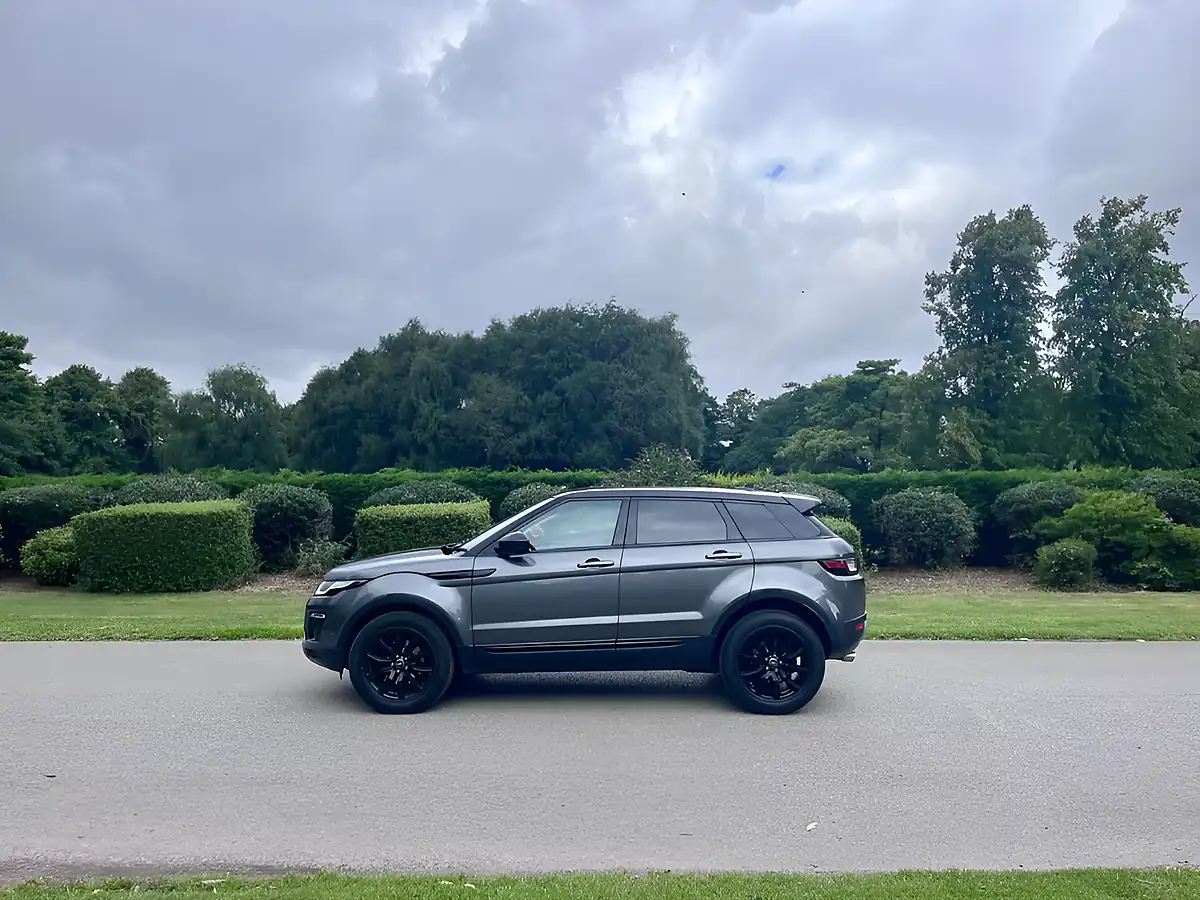 Used 2015 Land Rover Range Rover Evoque Se Tech Corris Grey - Interior and Exterior details 19
