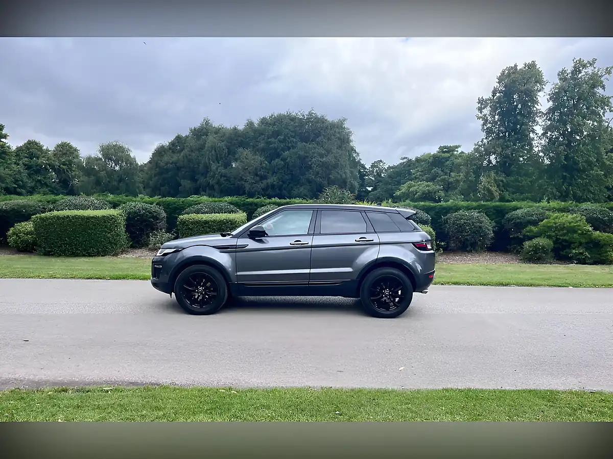 Used 2015 Land Rover Range Rover Evoque Se Tech Corris Grey - Interior and Exterior details 5