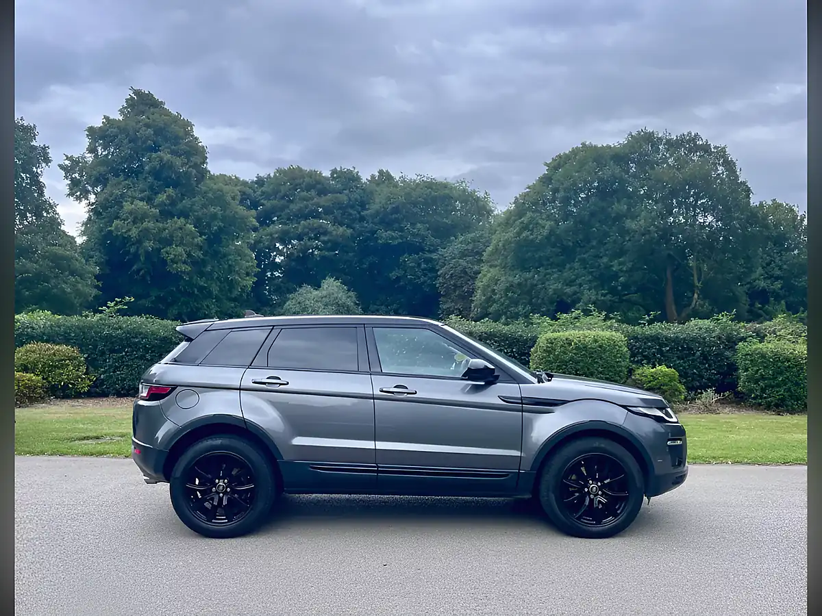 Used 2015 Land Rover Range Rover Evoque Se Tech Corris Grey - Interior and Exterior details 6