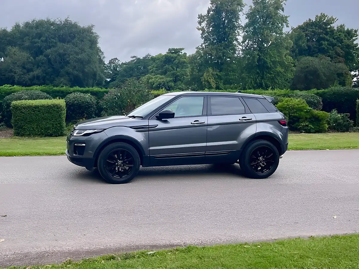 Used 2015 Land Rover Range Rover Evoque Se Tech Corris Grey - Interior and Exterior details 8